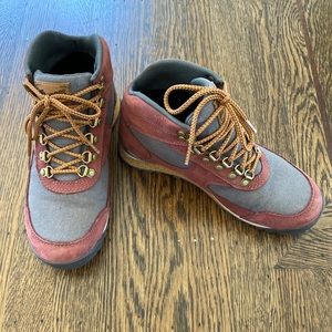 Danner Jag Sangria/Storm Size 8